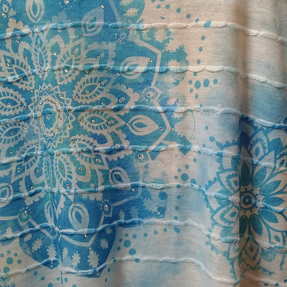 Time And Tru Blue/White Floral Mandela Pattern V Neck Long Sleeve Flowy Shirt - Picture 2 of 8